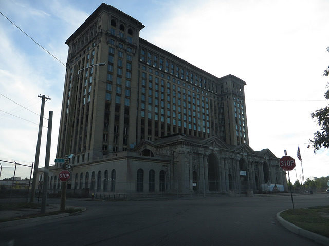 The Michigan Central Station. Author: Ken Lund CC BY-SA 2.0