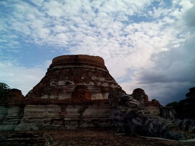 The principal stupas. Author: Memookook CC BY-SA 4.0