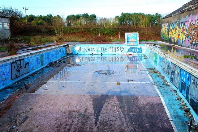 The swimming pool. Author: Richard Szwejkowski CC BY-SA 2.0