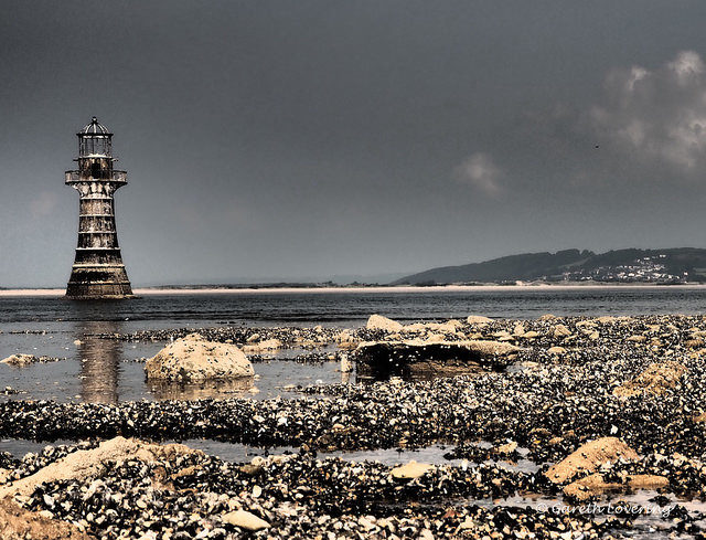 Whiteford Lighthouse at low tide. Author: Gareth Lovering Photography CC BY-ND 2.0