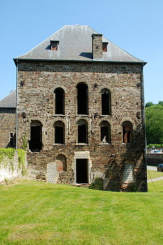 320px-belgique_-_villers-la-ville_-_moulin_abbatial_-_19.jpg