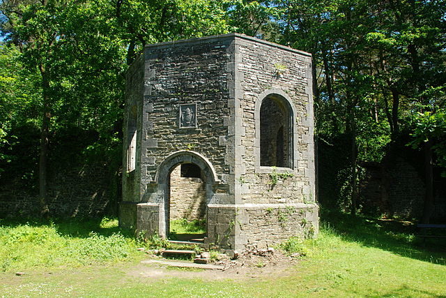 The chapel Notre-Dame de Montaigu/ Author: EmDee – CC BY-SA 3.0