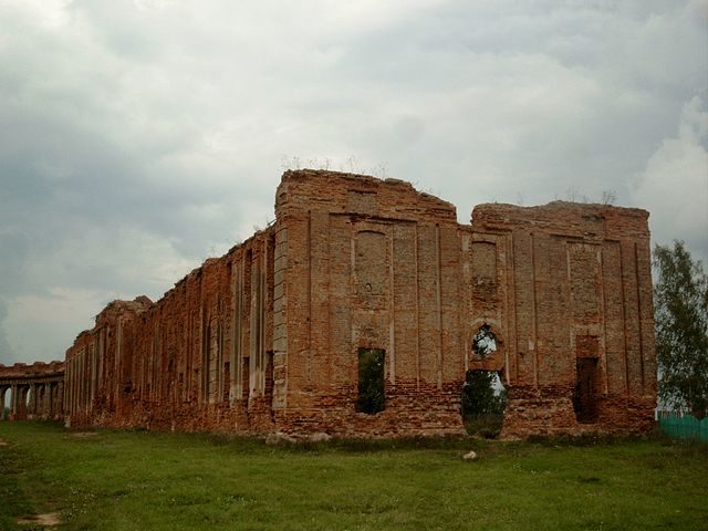 The east wing of the palace. Author: Zar – CC BY-SA 3.0