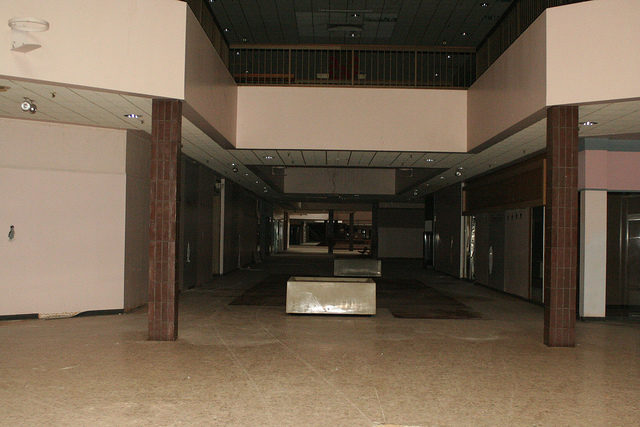 Empty hallways. Author: Mike Kalasnik – CC-BY 2.0