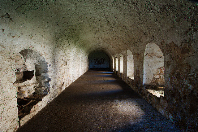 A covered walkway – part of the abbey. Author: Magnus Hagdorn CC BY-SA 2.0