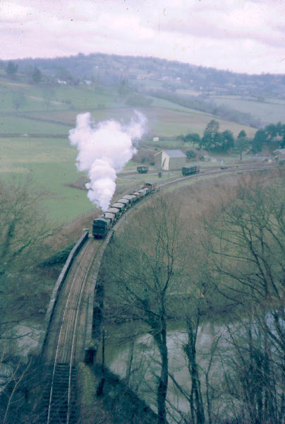 A train leaving Tintern Station in 1963. Author: John Thorn CC BY-SA 2.0