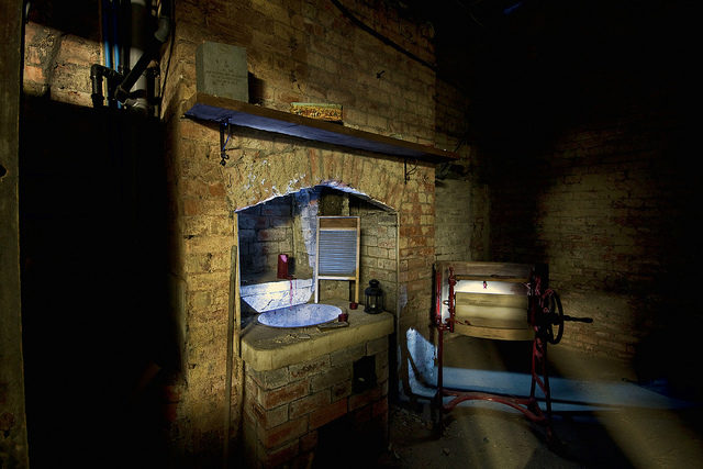 Abandoned laundry equipment. Author: simon sugden CC BY 2.0