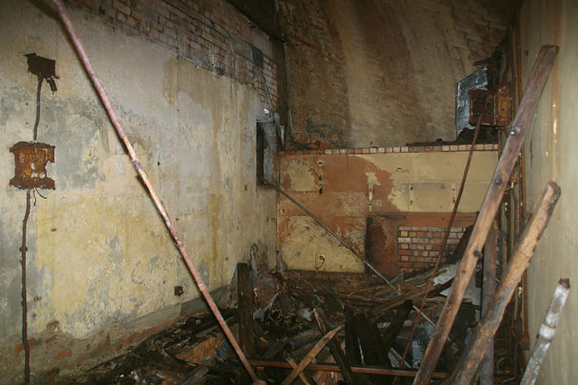 Abandoned part of the tunnel. Author: mattbuck CC BY-SA 3.0