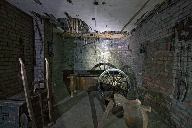 Abandoned repair shop different angle. Author: simon sugden CC BY 2.0