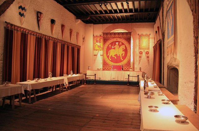 Authentic castle interior. Author: Karen Roe from Bury St Edmunds, Suffolk, UK, United Kingdom CC BY 2.0