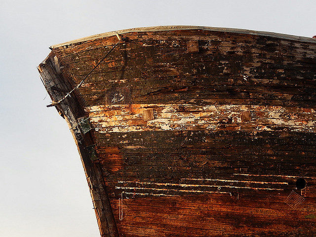 Close-up of the ship’s hull. Author: Michael Coghlan CC BY-SA 2.0