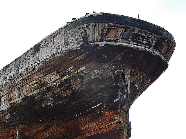 Close-up of the ship’s hull. Author: Michael Coghlan CC BY-SA 2.0