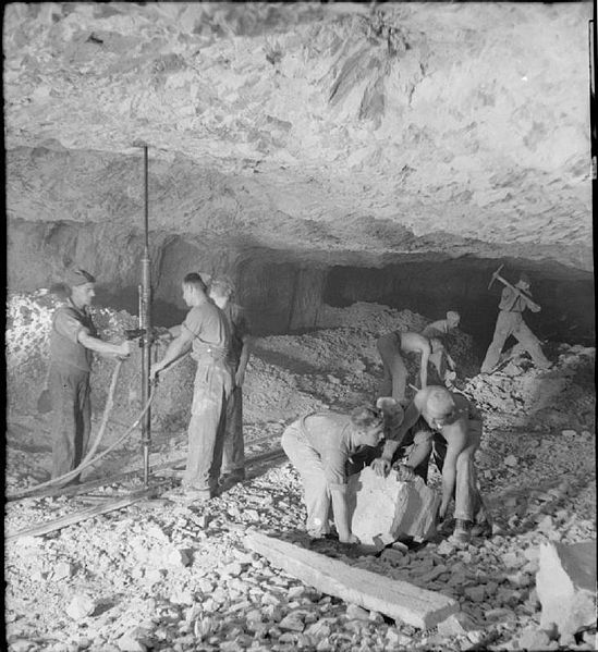 Engineers tunneling in Gibraltar. Author: Dallison G W (Lieut), War Office official photographer Public Domain