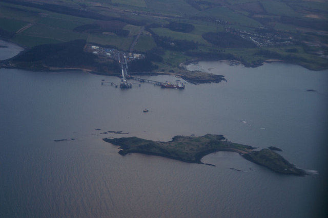 inchcolm-viewed-from-the-air-640x426.jpg