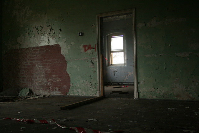 One of the abandoned rooms. Author: Olga Pavlovsky CC BY 2.0