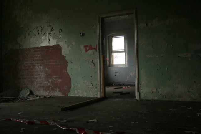 One of the abandoned rooms. Author: Olga Pavlovsky CC BY 2.0