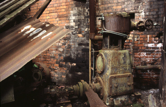 Part of the equipment – a fan engine. Author: Chris Allen CC BY-SA 2.0
