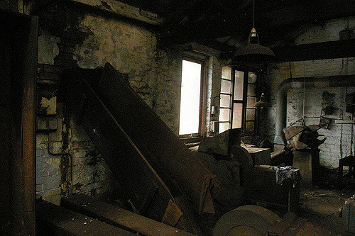 Part of the production equipment. Author: http://underclassrising.net/ CC BY-SA 2.0