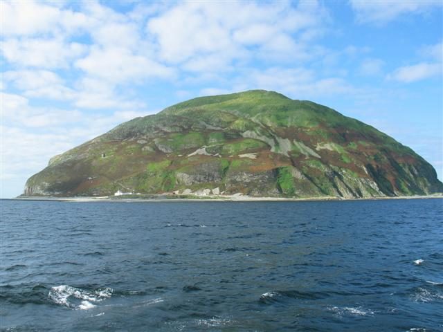 The east side of the island. Author: Johnny Durnan CC BY-SA 2.0
