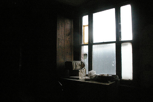 The sun illuminating a dark room. Author: http://underclassrising.net/ CC BY-SA 2.0