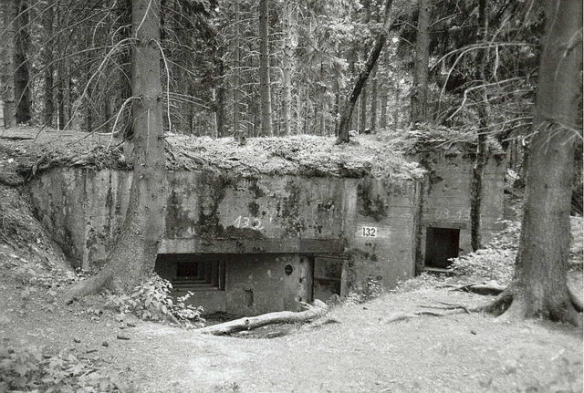 The type-10 Limes program bunker. Author: Dbenzhuser CC BY-SA 3.0