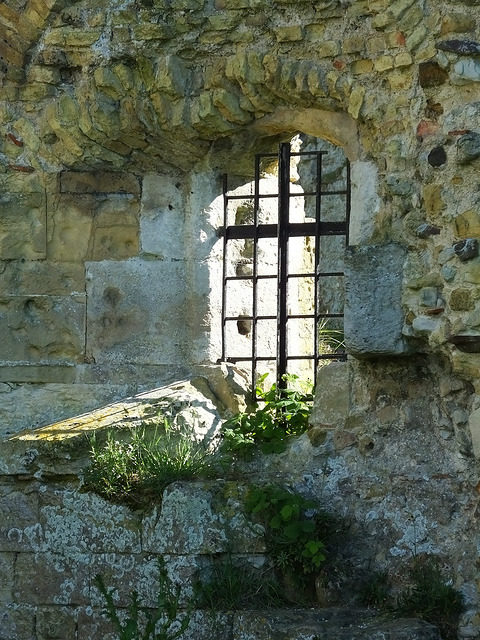 Camber Castle window – Author: Brian Adamson – CC BY 2.0