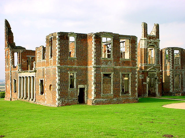 Ruins of Houghton House