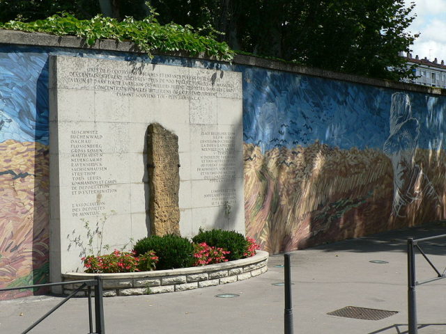 A monument as testimony to the horrors that went inside this prison. Author: Basilio