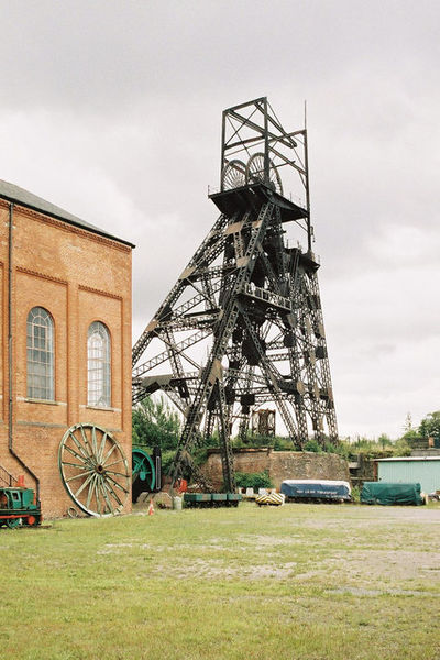 Astley Green Colliery Museum and the headframe/ Author: Alan Murray-Rust – CC BY-SA 2.0