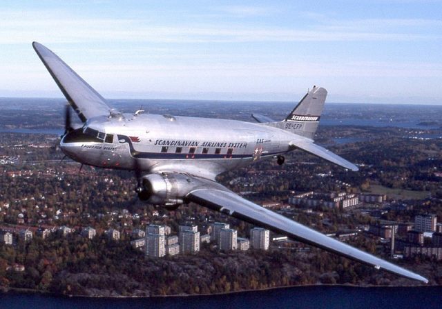 Douglas DC-3. Author: Towpilot CC BY-SA 3.0