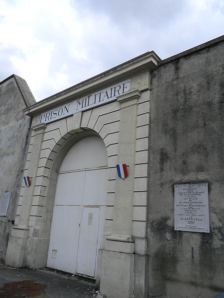 Entrance to the prison. Author: Xavier Caré CC BY-SA 3.0