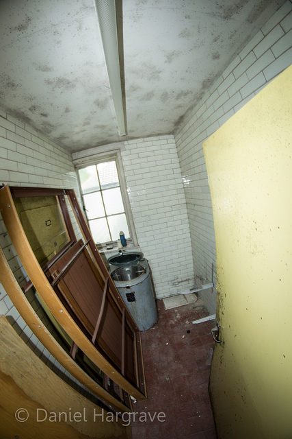 Heavily decayed room. Author: Daniel Hargrave CC BY 2.0