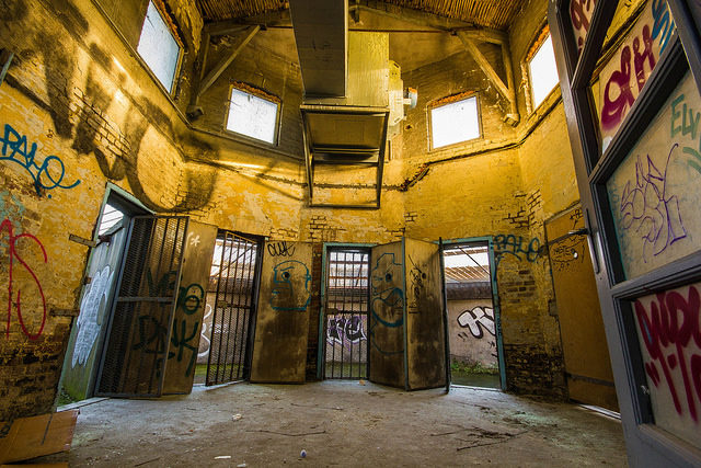 Into the courtyard. Author: olavXO CC BY 2.0
