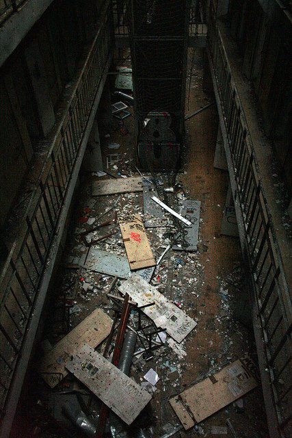 Looking down from the second floor. Author: jolienvandegriendt CC BY-SA 2.0