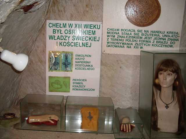 Part of the museum exhibit. Author: Fotonews CC BY-SA 3.0 pl