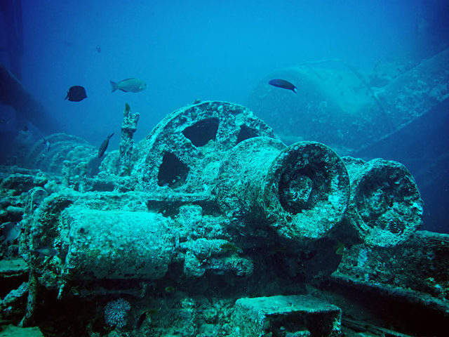 Photo of the mooring winches. Author: Woodym555/ CC BY-SA 3.0