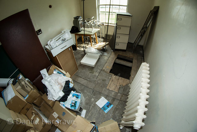 Room with a hole in the ground. Author: Daniel Hargrave CC BY 2.0