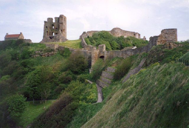 The ruins of Scarborough Castle/ Author: Humphrey Bolton – CC BY-SA 2.0