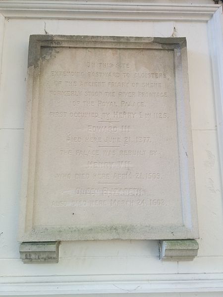 The commemorative plaque. Author: George Tsiagalakis GFDL