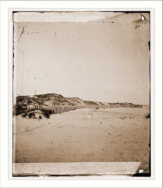 The fort and the palmetto logs. Author: Snapshots of The Past/ CC BY-SA 2.0