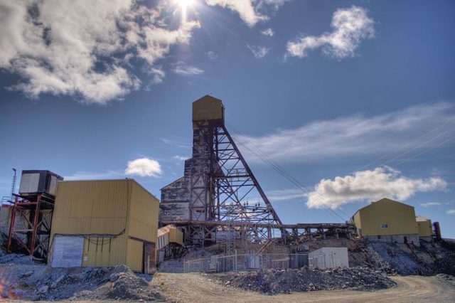 The giant mine alternative view. Author: WinterCity296 Public Domain
