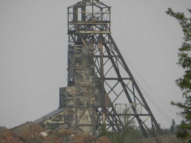 The main headframe. Author: CambridgeBayWeather CC BY-SA 4.0