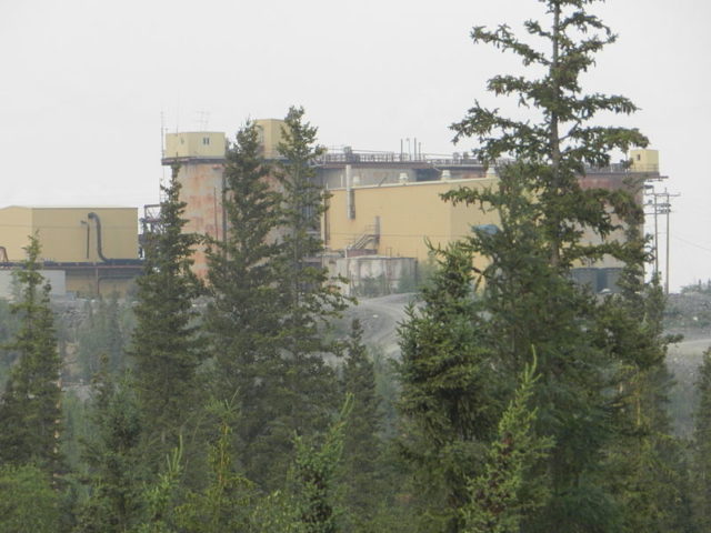 The mine photographed from a distance. Author: CambridgeBayWeather CC BY-SA 4.0