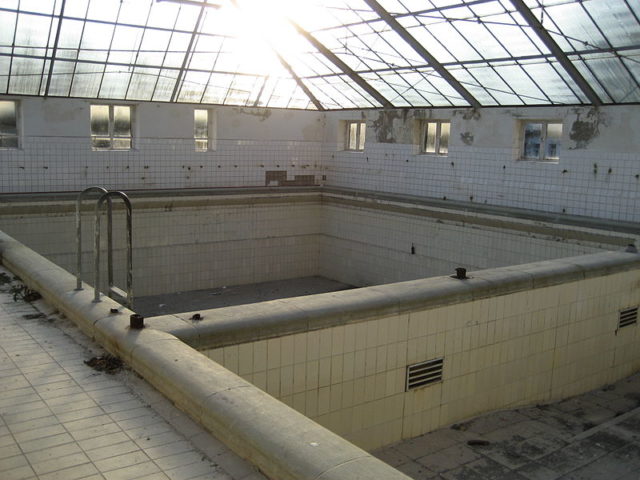 The pools used for sports medicine. Author: Gabor Fisher