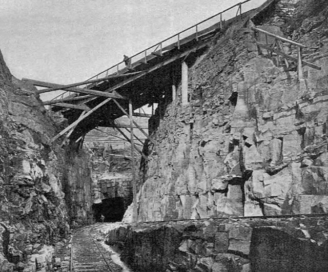 The southern entrance during the 1870s. Author: Four by Three – www.queensburytunnel.org.uk