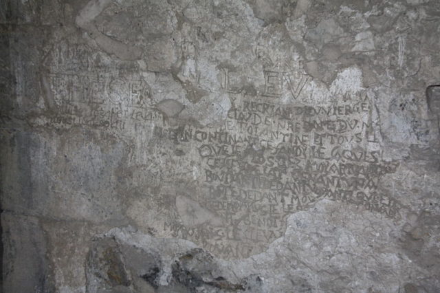Writings on the wall. Author: Otourly CC BY-SA 3.0