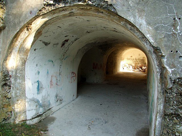Underground bunkers. Author: Modris Putns – CC BY-SA 3.0