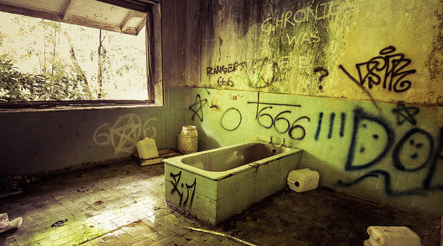 666 written almost in every room. Author: Robert Haandrikman CC BY 2.0