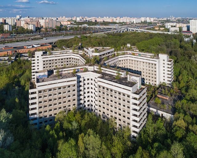 Arial photograph of the hospital/ Author: A.Savin FAL