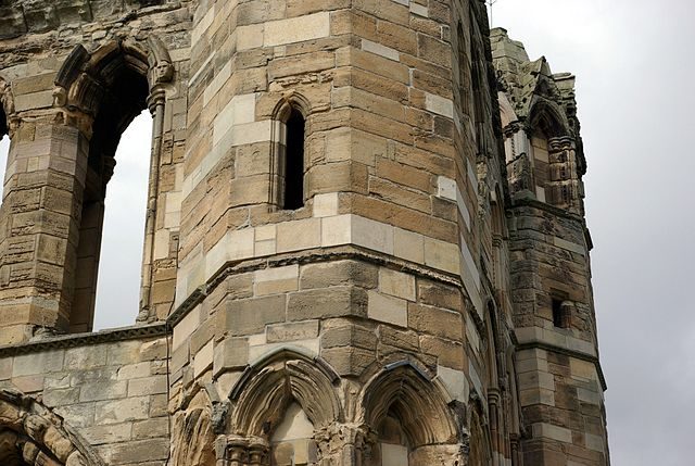 East gable new blockwork. Author: Billreid – CC BY-SA 3.0